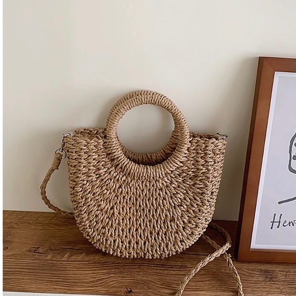 Woven straw handbag. NWOT - Picture 2 of 4